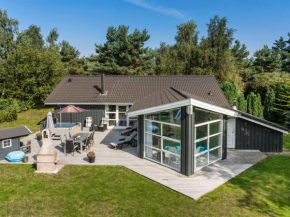 Holiday Home Toa - 600m from the sea by Interhome, Bogø By